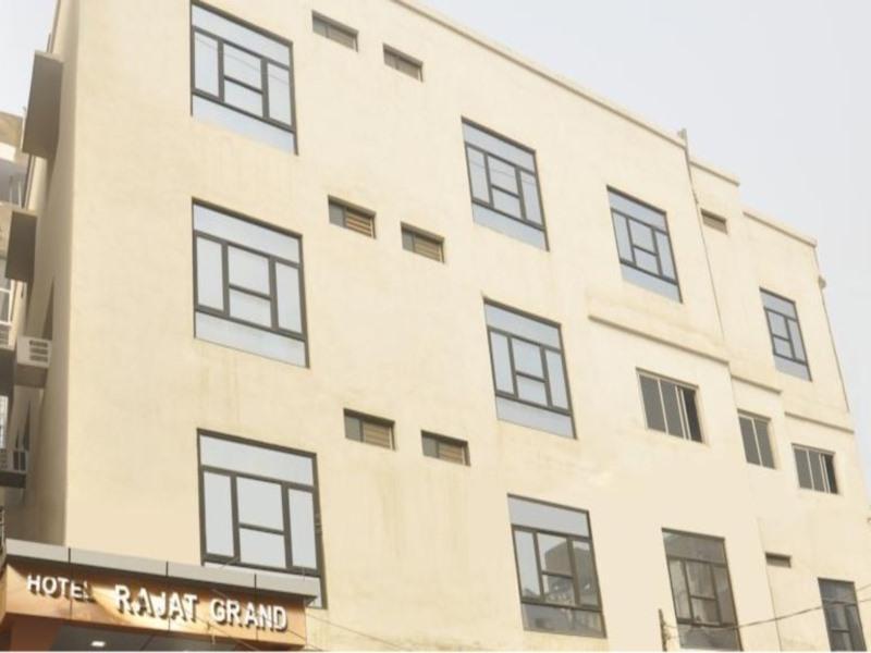Oyo 4398 Hotel Rajat Grand Varanasi Exterior foto